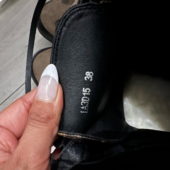 COPY - LV Laureate Platform Desert Boot - Picture 8 of 8